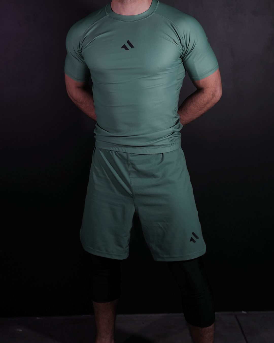 RASHGUARD ESSENTIEL VERT